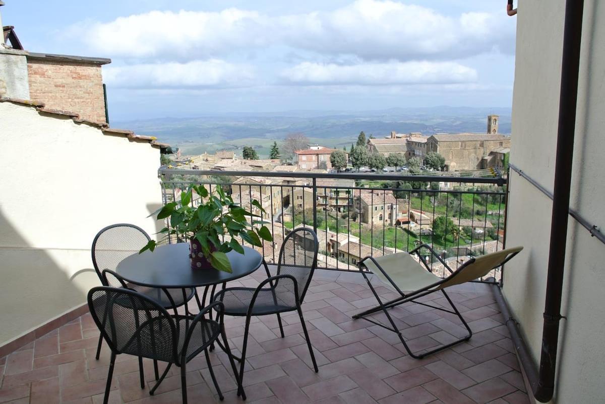 Historic Center Apartment With Private Garage Montalcino Dış mekan fotoğraf